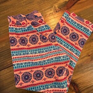 ✨No Boundaries Pink and Blue Patterned Leggings